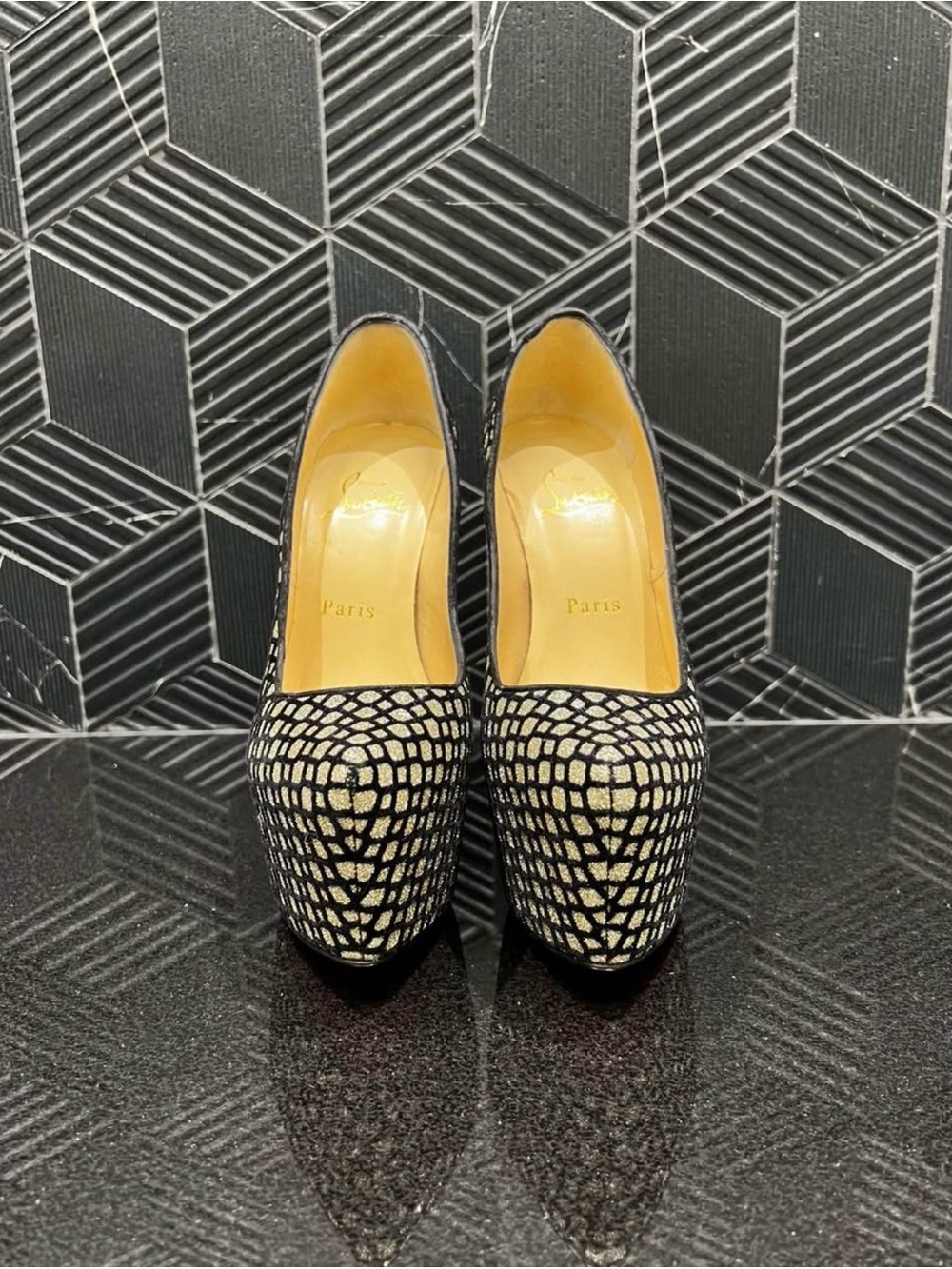 Christian louboutin pumps